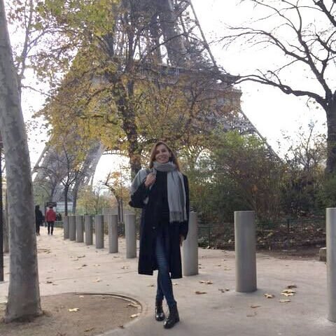 teacher-caroline-french-teacher-paris-language-atelier-team-languageatelier Portrait of Caroline, French teacher at Language Atelier near Eiffel Tower
